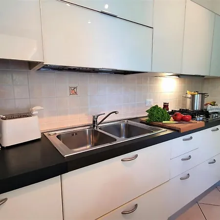 A Casa Di La' - Regarda Travel Apartmán Lazise
