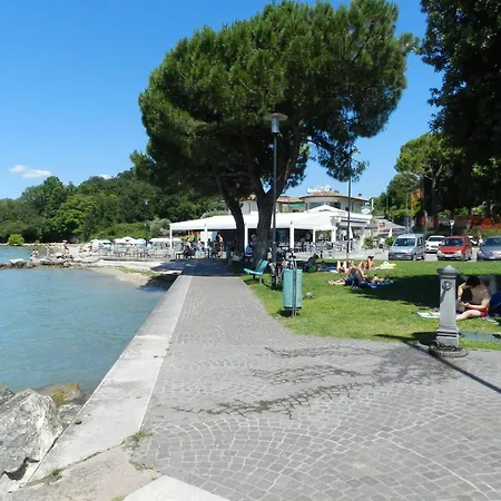A Casa Di La' - Regarda Travel Apartamento